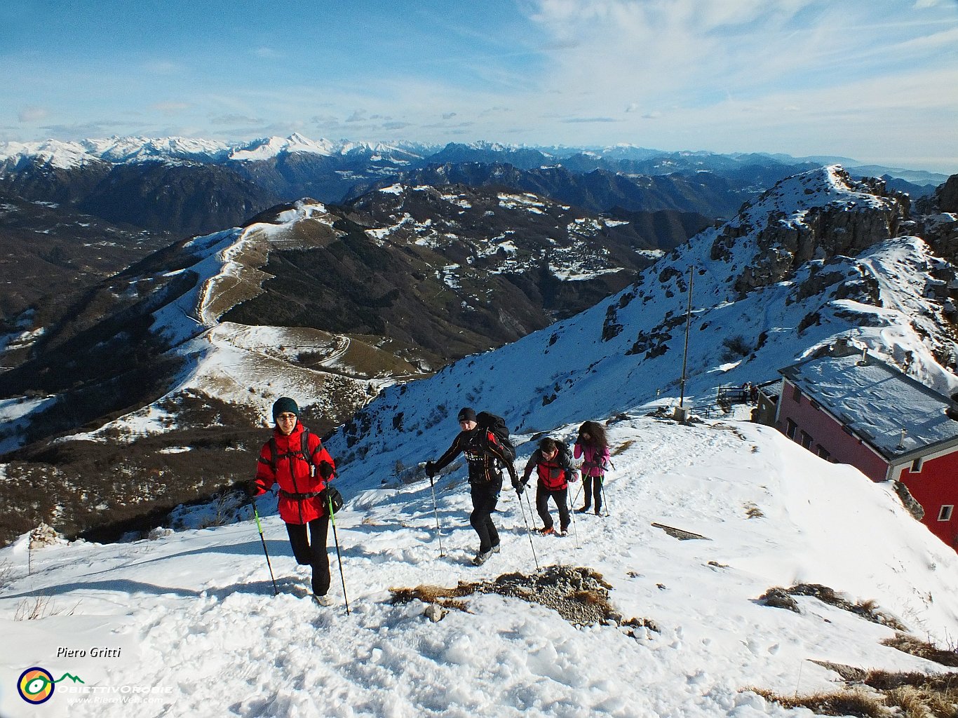 35 Saliamo alla Cima Cermenati ( 1875 m.) .JPG